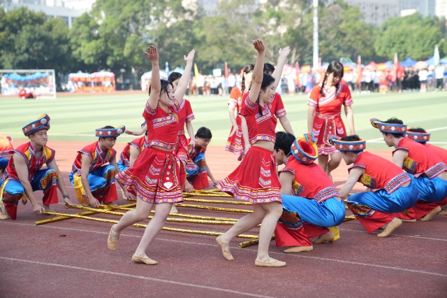 竹竿舞1.jpg 竹竿舞1.jpg