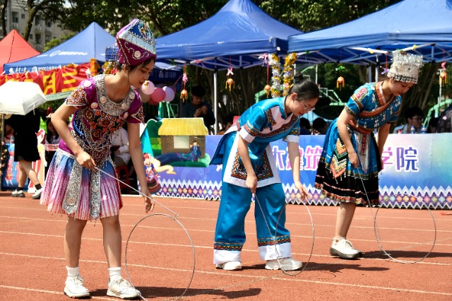 滾鐵環(huán).jpg 滾鐵環(huán).jpg