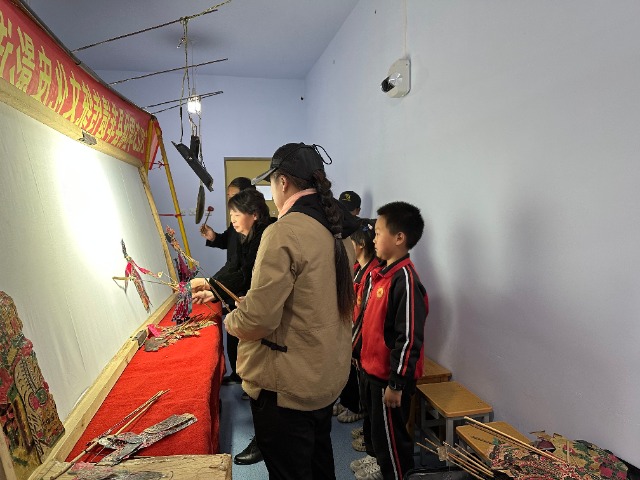 后臺(tái)揣摩學(xué)習(xí).JPG 后臺(tái)揣摩學(xué)習(xí).JPG