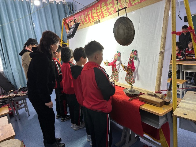 動(dòng)手操練.JPG 動(dòng)手操練.JPG