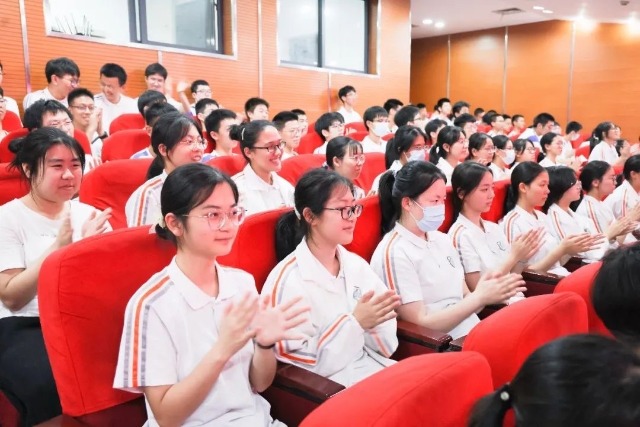報告會現(xiàn)場。學校供圖.jpg
