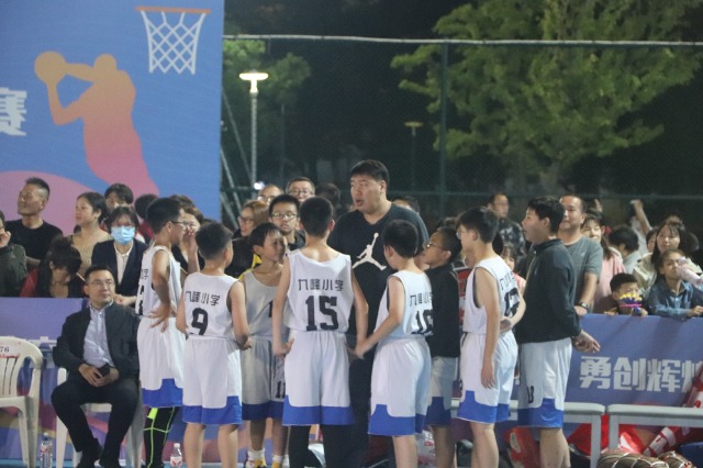 寧波北侖區中小學生籃球超級聯賽現場 北侖區教育局供圖.jpg 寧波北侖區中小學生籃球超級聯賽現場 北侖區教育局供圖.jpg