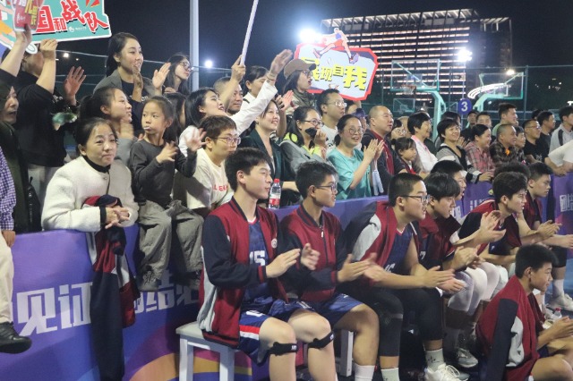 寧波北侖區中小學生籃球超級聯賽現場 北侖區教育局供圖 (2).jpg 寧波北侖區中小學生籃球超級聯賽現場 北侖區教育局供圖 (2).jpg