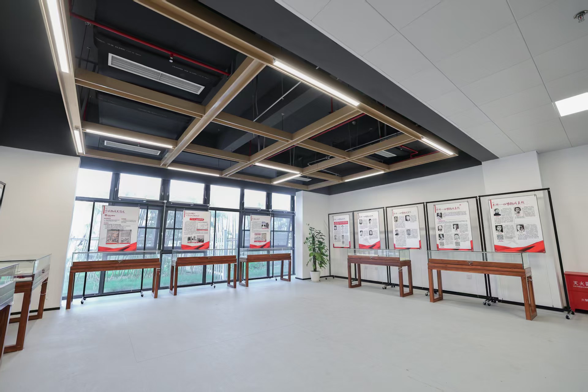 寧波大學抗戰主題紀念展館展覽現場 學校供圖.jpg 寧波大學抗戰主題紀念展館展覽現場 學校供圖.jpg